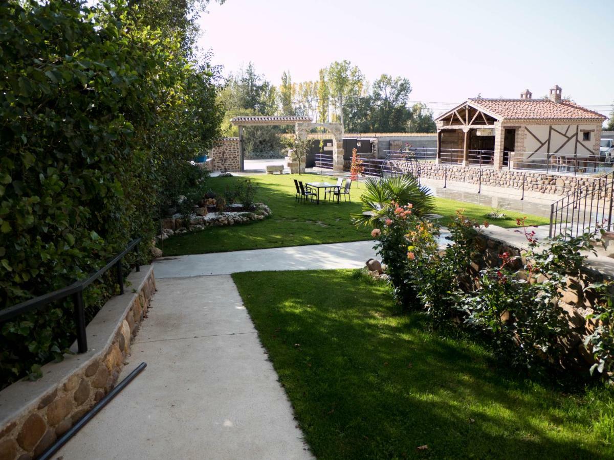 Apartamentos La Fabrica Villaluenga de la Vega Экстерьер фото